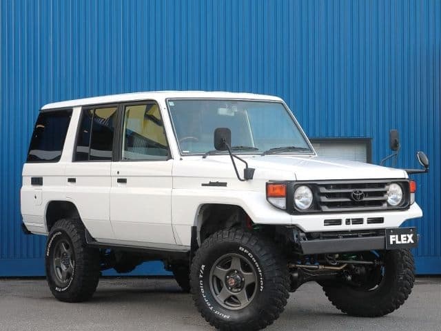 Car thumbnail 3