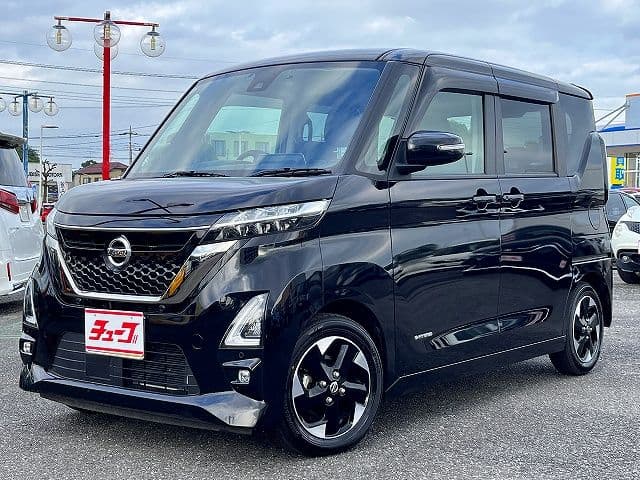NISSAN