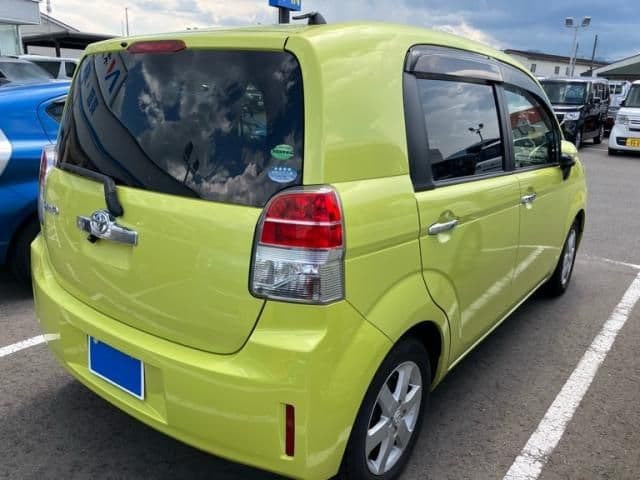 Car thumbnail 4