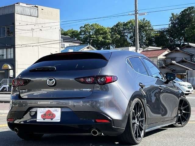 Car thumbnail 3