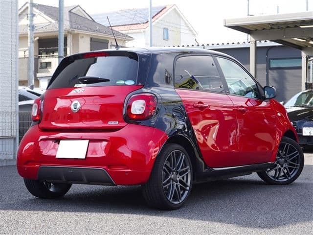 Car thumbnail 3