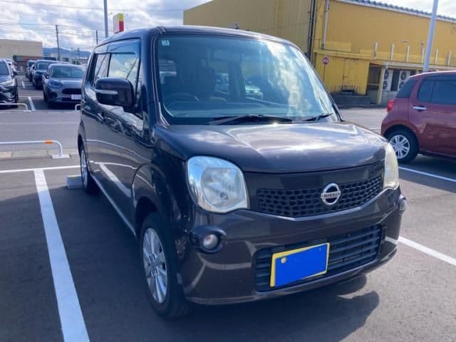 NISSAN