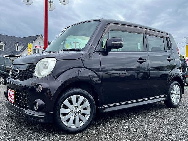 NISSAN