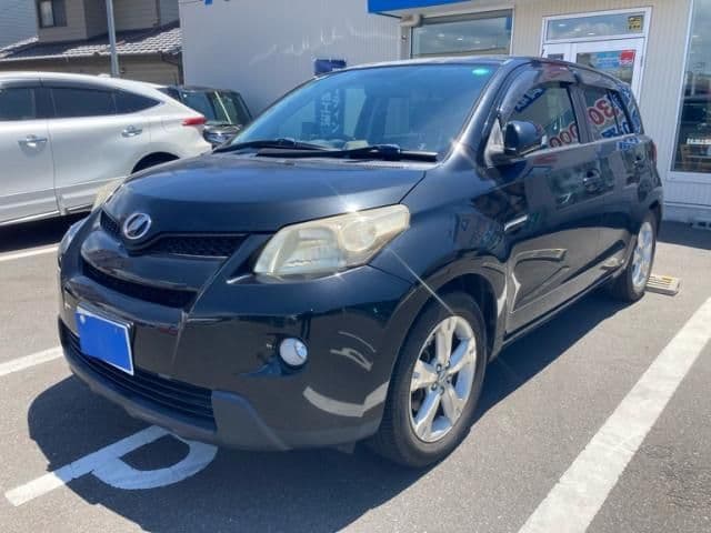 TOYOTA IST
