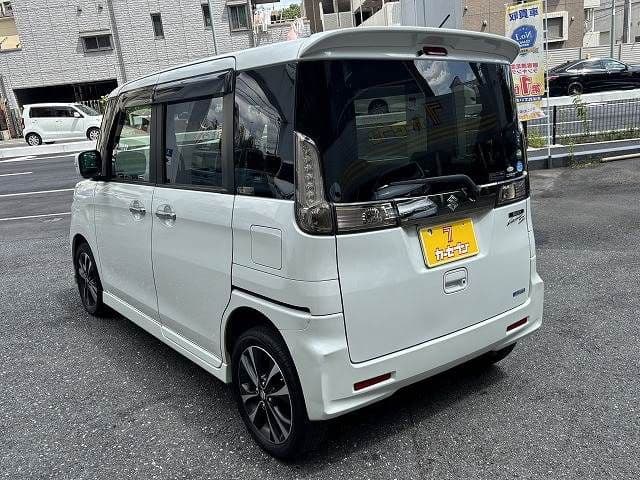 Car thumbnail 3