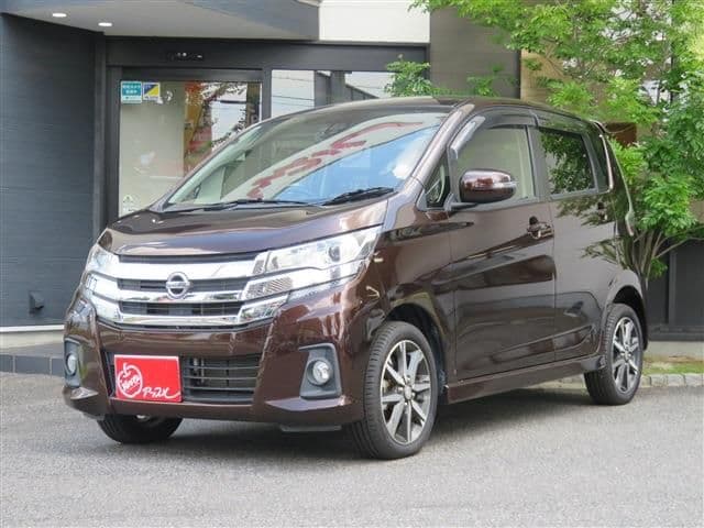 NISSAN