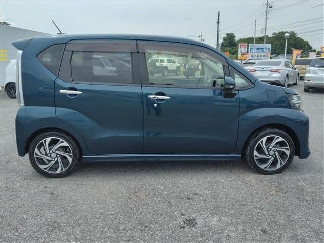 Car thumbnail 4