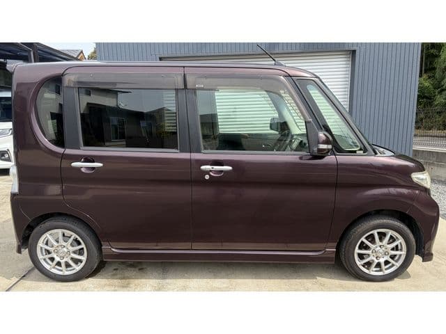 Car thumbnail 4