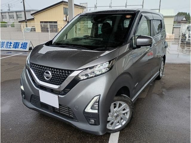 NISSAN