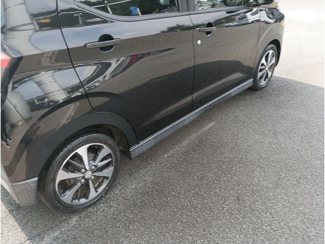 Car thumbnail 4