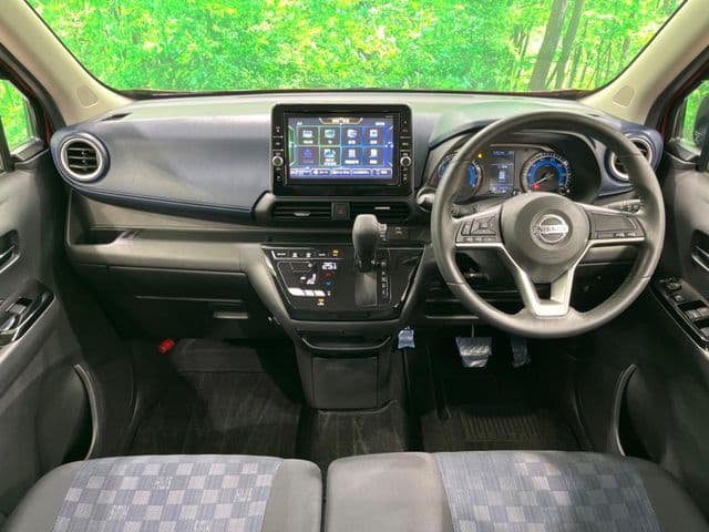 NISSAN