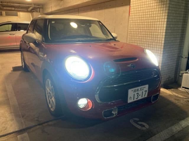 Car image 1