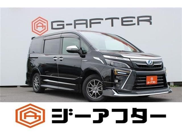 TOYOTA VOXY HYBRID