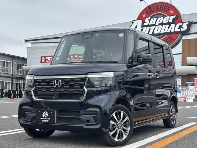 HONDA N BOX CUSTOM 4WD