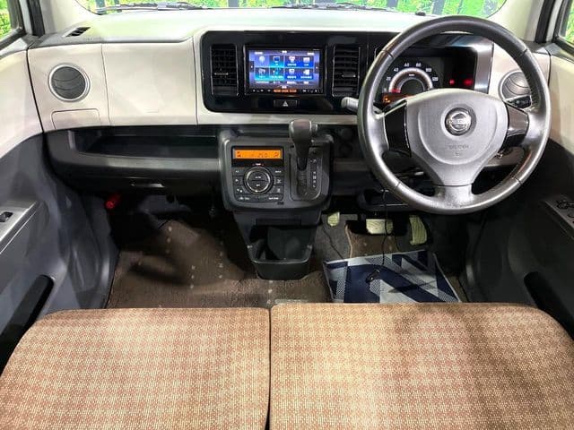 NISSAN