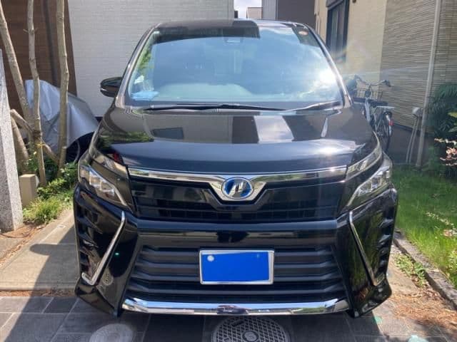 TOYOTA VOXY HYBRID