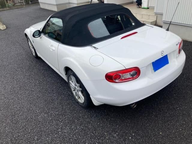 Car thumbnail 3