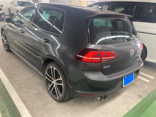 Car thumbnail 4