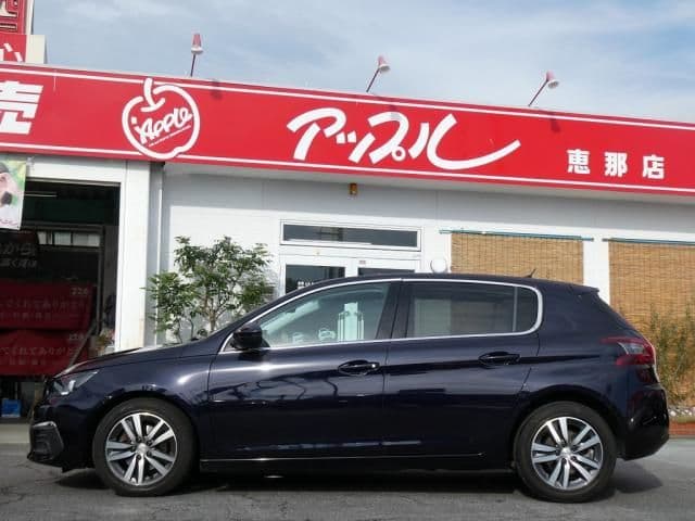 Car thumbnail 3
