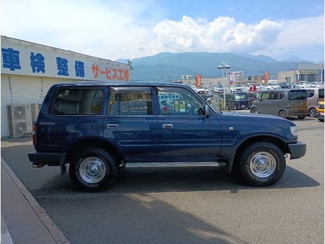 Car thumbnail 4