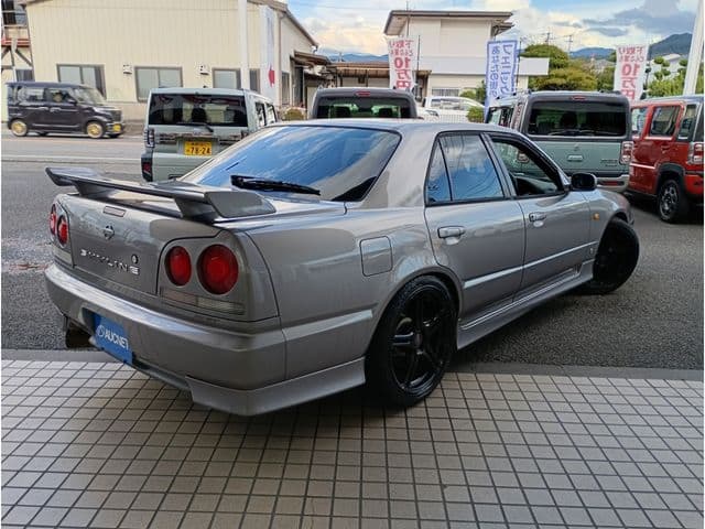 Car thumbnail 3