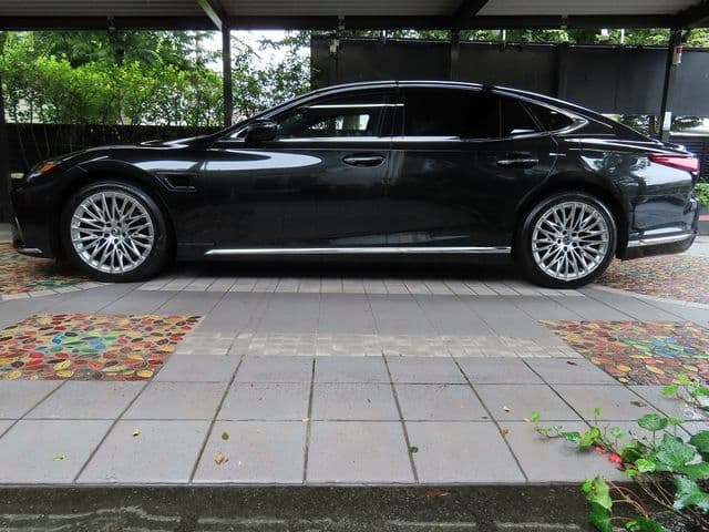 Car thumbnail 4