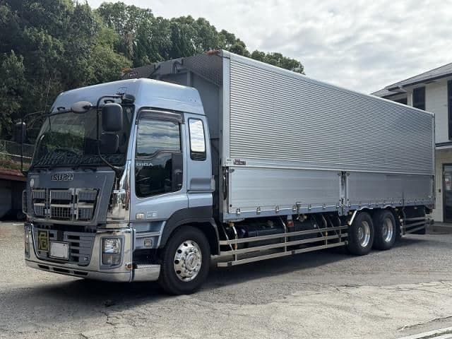 ISUZU GIGA