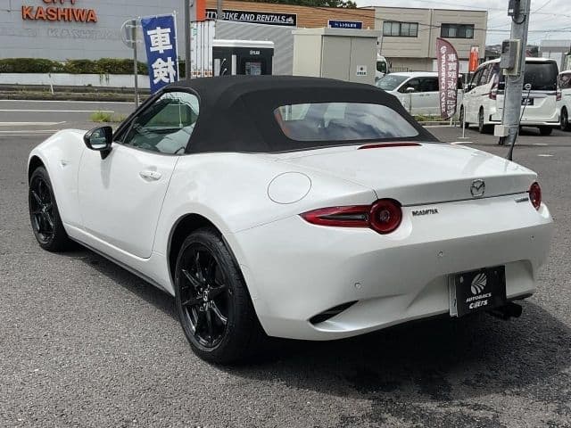 Car thumbnail 3