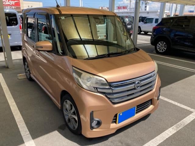 NISSAN