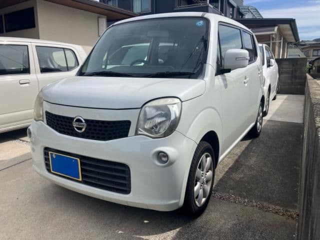 NISSAN