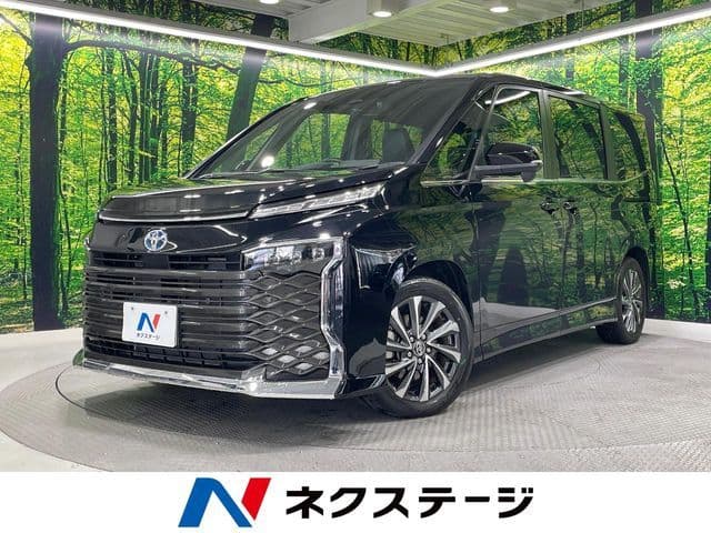 TOYOTA VOXY HYBRID
