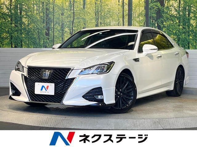 TOYOTA CROWN sedan hybrid