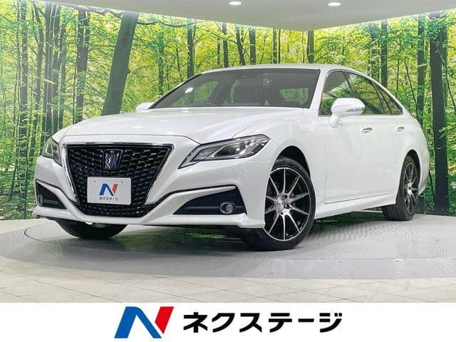 TOYOTA CROWN sedan hybrid 4WD
