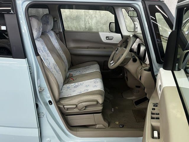 Car thumbnail 4