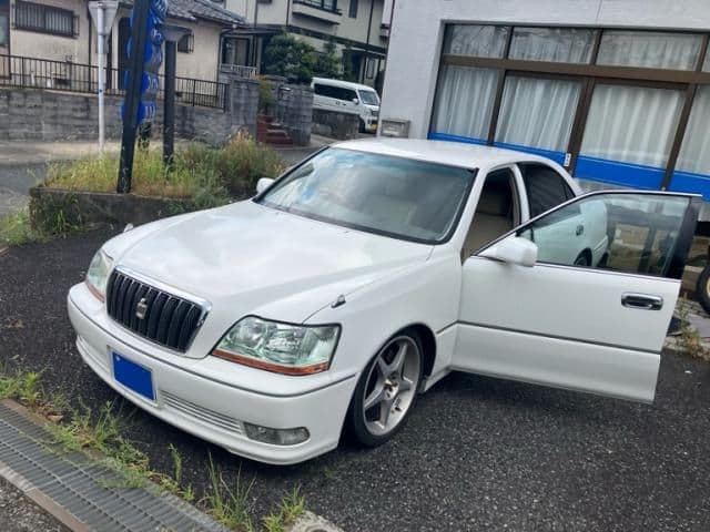 TOYOTA CROWN MAJESTA