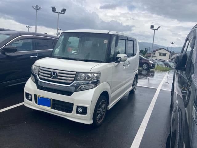 HONDA N BOX CUSTOM 4WD