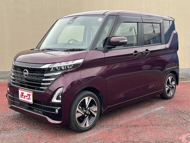 NISSAN