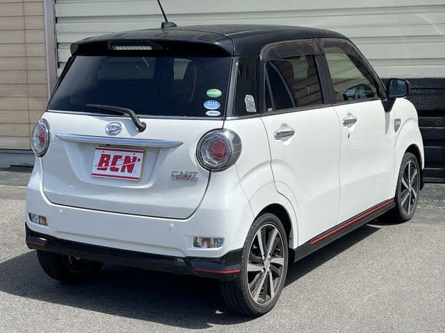 Car thumbnail 3