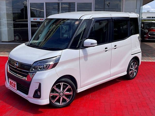 NISSAN