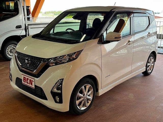 NISSAN