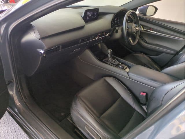 Car thumbnail 3
