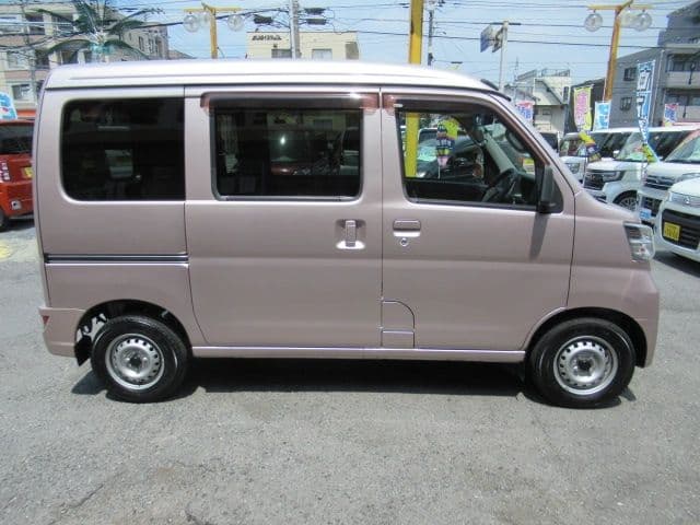 Car thumbnail 4