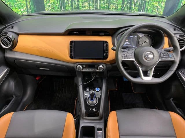 NISSAN