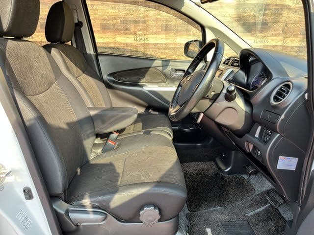Car thumbnail 4