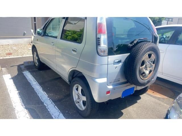 Car thumbnail 3