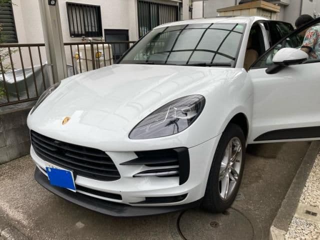 PORSCHE
