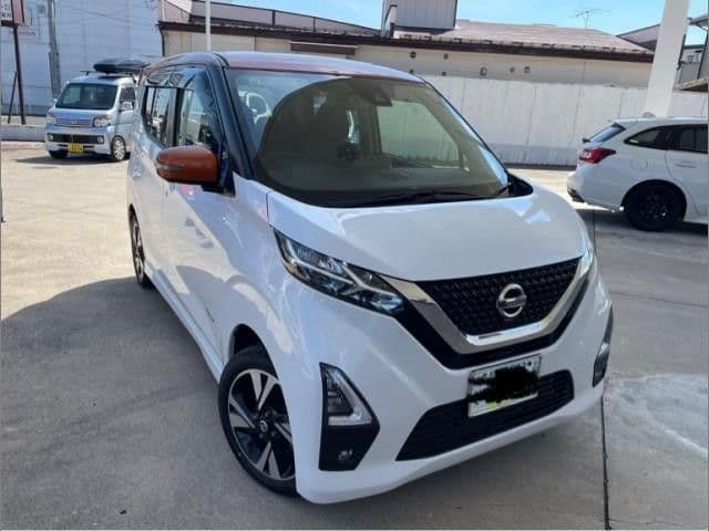 NISSAN