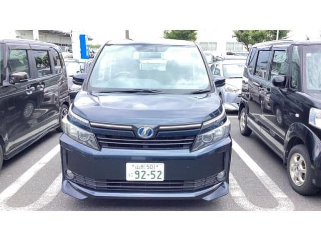 TOYOTA VOXY HYBRID