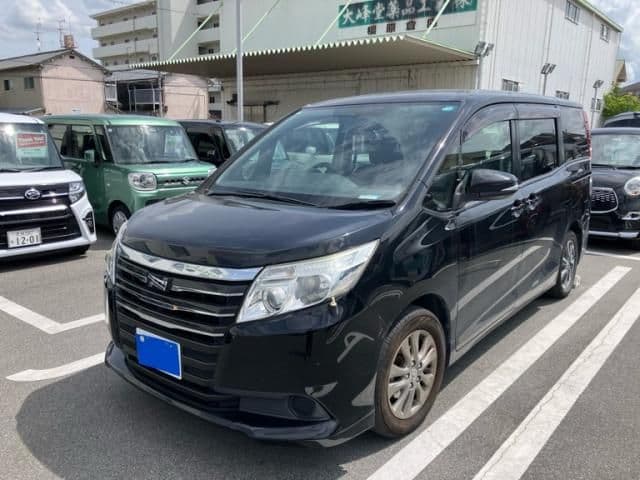 TOYOTA NOAH