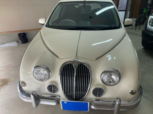 MITSUOKA